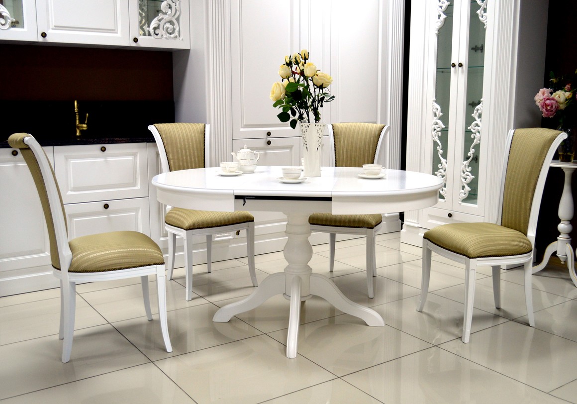 стол для белой классической кухни